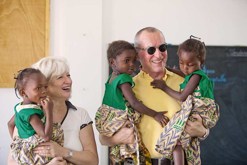 Jenny Dreyer-Gsell und Gisbert Dreyer zusammen mit Kindern
